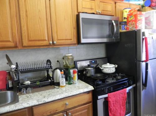 1847 Holland Ave, Bronx NY 10467-8304 exterior