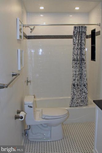 6 Rebecca Ct, Trenton NJ 08628-3339 exterior