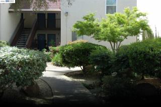 2400 Laguna Cir, Concord, CA 94520-2940