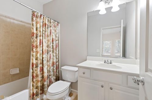 5282 Kershaw Ct, Atlanta GA 30339-6711 exterior