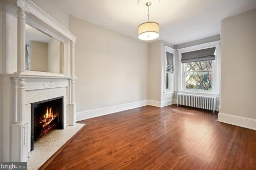 146 U St, Washington DC  20001-1606 exterior