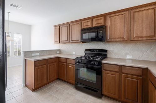 11000 Boundless Vly Dr, Austin TX 78754 exterior