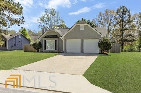 6635 Emerald Pointe Cir, Atlanta GA  30349-8415 exterior