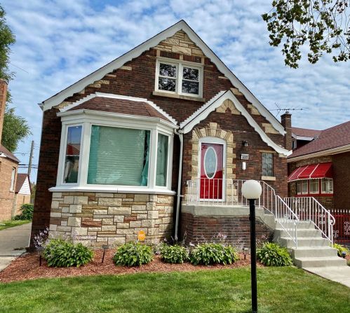 8005 Wolcott Ave, Chicago, IL 60620-5329
