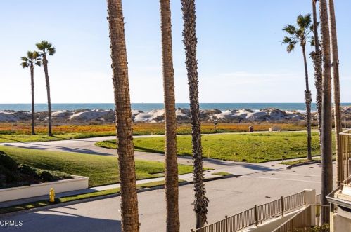 1985 San Sebastian Dr, Oxnard, CA 93035-3654