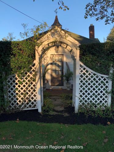 9 Tyson Ln, Locust NJ  07760-1912 exterior