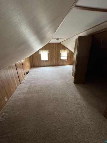 2702 Harvey St, Duluth MN 55811-2806 exterior