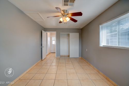 11041 18 Dr, Phoenix AZ 85007-2433 exterior