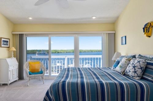 2428 Harbour Cove Dr, Fort Pierce FL  34949-1515 exterior