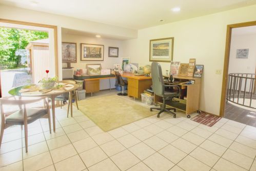 300 Cir Dr, Meskegon MI 49445-2712 exterior