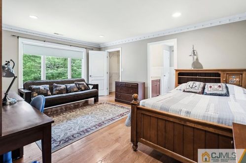 21 Southfield Rd, Edison NJ 08820-3141 exterior