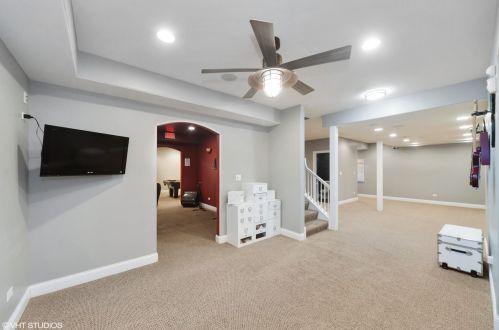 546 Crockett Ave, Elmhurst IL 60126-1810 exterior