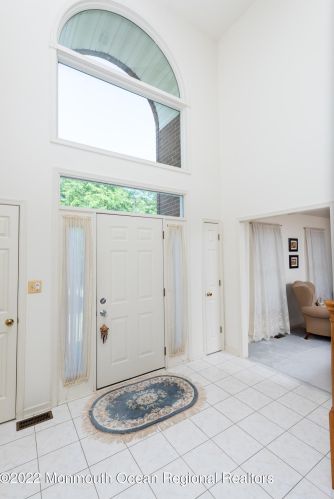 2 Garryford Dr, Middletown, NJ 07748-3760