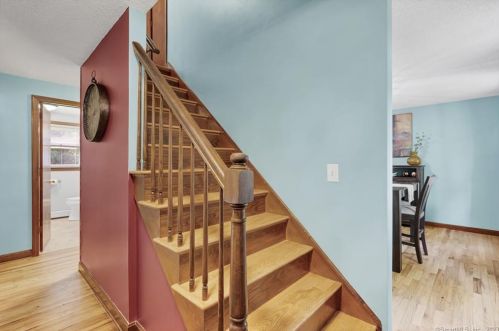 46 Eldridge St, Manchester CT 06040-5500 exterior