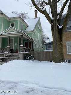 326 Cherry St, Grand Rapids MI 49503-4610 exterior