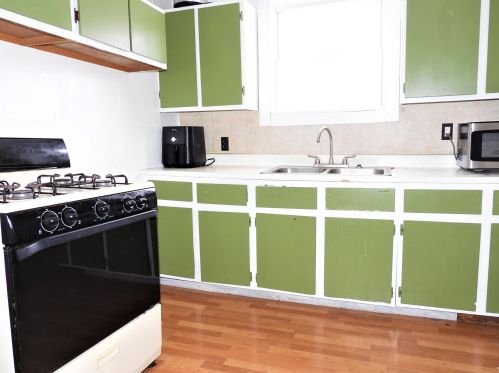 598 Wolf Lake Rd, Meskegon MI  49442-3036 exterior