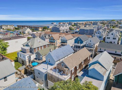 13 Ctr St, Locust NJ 07760-1712 exterior