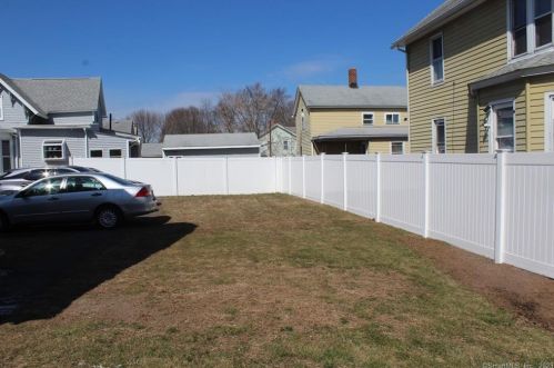 19 Alden Ave, Enfield CT 06082-2801 exterior