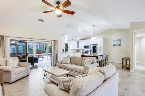 2779 Eagle Dr, Fort Pierce FL  34984-8919 exterior