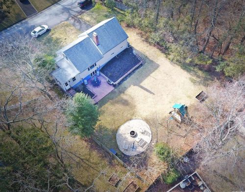 21 Nursery Rd, Huntington Station NY 11747-1028 exterior