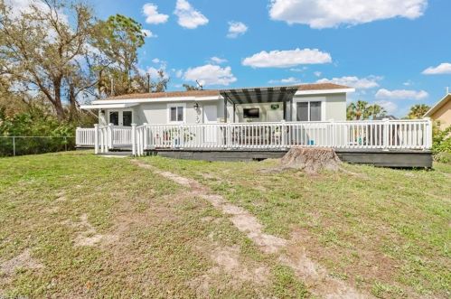 1234 Golden Gate Blvd, Naples FL 34120-3753 exterior