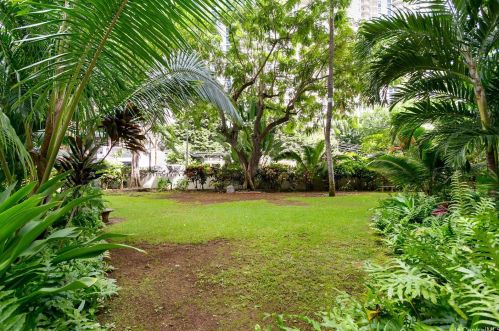 425 Ena Rd, Honolulu HI 96815-1735 exterior