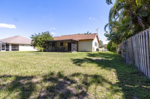 5426 Clark Ave, Fort Pierce FL 34983-2307 exterior