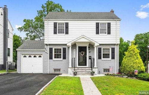 97 Stelling Ave, Maywood, NJ 07607-2135