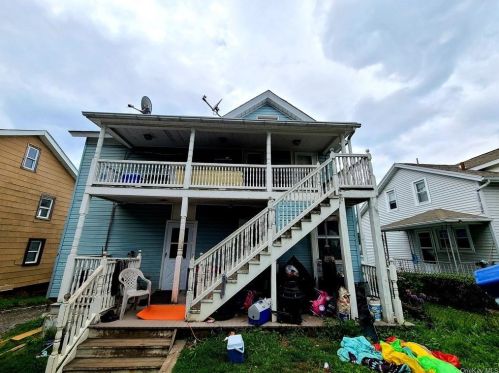 62 Montgomery St, Middletown NY 10940-4023 exterior