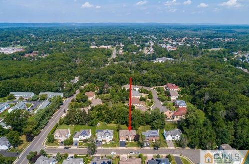 16 Sonia Ct, Edison NJ 08820-4443 exterior