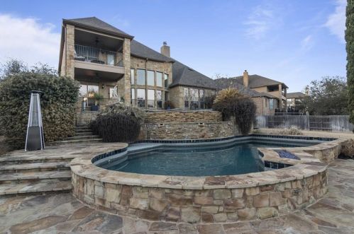 217 Emerald Rdg Dr, Austin TX 78732-1234 exterior