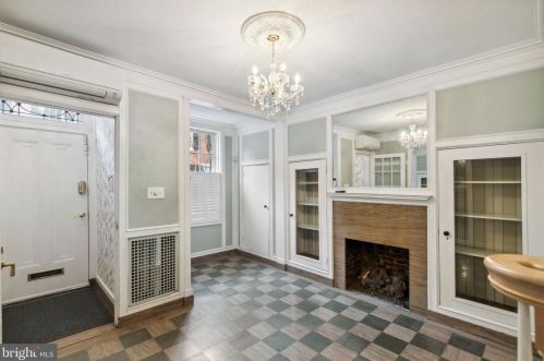 423 Carlisle St, Philadelphia PA  19146-1615 exterior