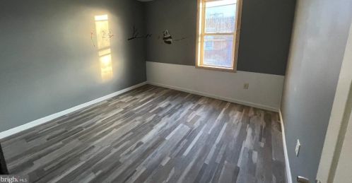 1924 4 St, Philadelphia PA 19122-2206 exterior