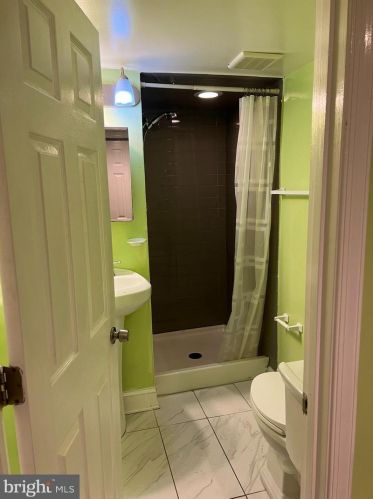 12115 Valleywood Dr, Silver Spring MD 20902-2239 exterior