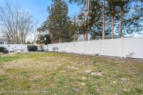 22 Connecticut Concourse, Jackson Twp NJ 08527-1425 exterior