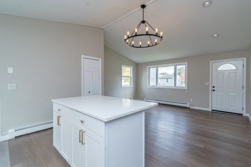 105 Joan St, Springfield MA  01129-1533 exterior