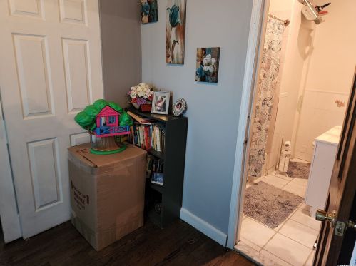 56 Jamaica Ave, Valley Stream NY 11580-6314 exterior