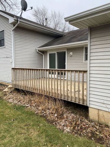 1206 Wicker St, Bull Valley, IL 60098-2357