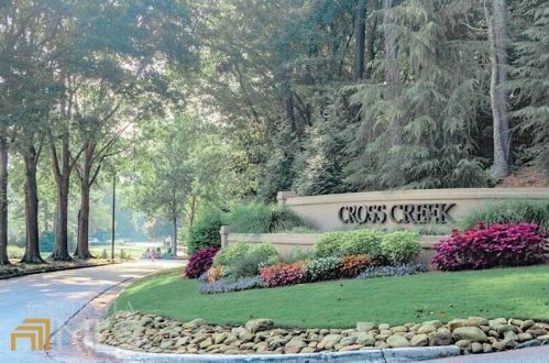 161 Lablanc Way, Atlanta GA  30327-1082 exterior