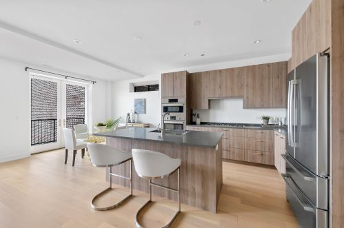 434 Melrose St, Chicago, IL 60657-0465