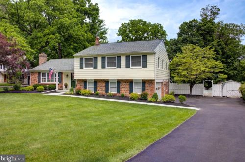 735 Hickory Ln, Berwyn, PA 19312-1438