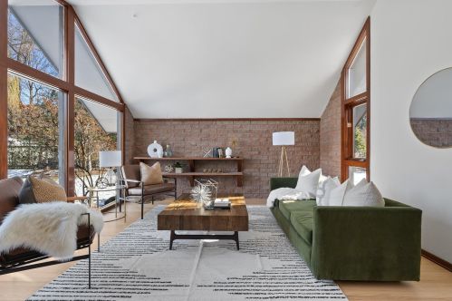 540 Fairfield Ct, Milwaukee, WI 53217-4129