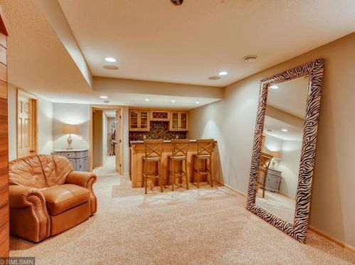 8932 Highview Ln, Saint Paul MN 55125-4921 exterior