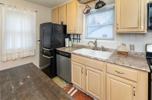 690 Glenbrook Ave, Saint Paul MN 55128-7405 exterior