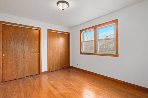 5655 Kenneth Ave, Chicago IL 60646-5907 exterior