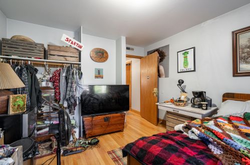 2910 Newhall St, Milwaukee WI 53211-3223 exterior