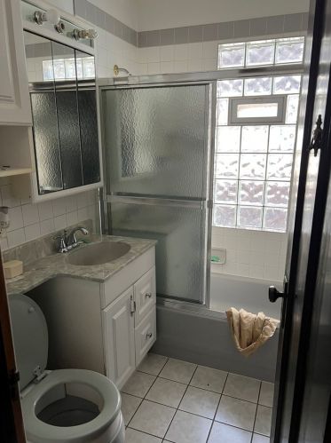 6224 Maplewood Ave, Chicago IL 60659-2806 exterior