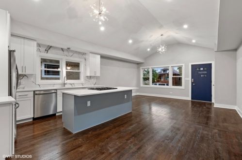 5446 Ludlam Ave, Chicago IL  60630-1414 exterior