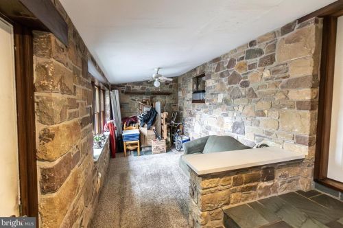 350 Maple Ave, Hanover PA  17331-5124 exterior