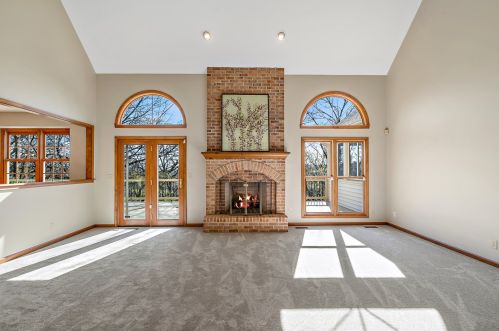 673 Saddle Rdg, Bull Valley IL 60012-3600 exterior